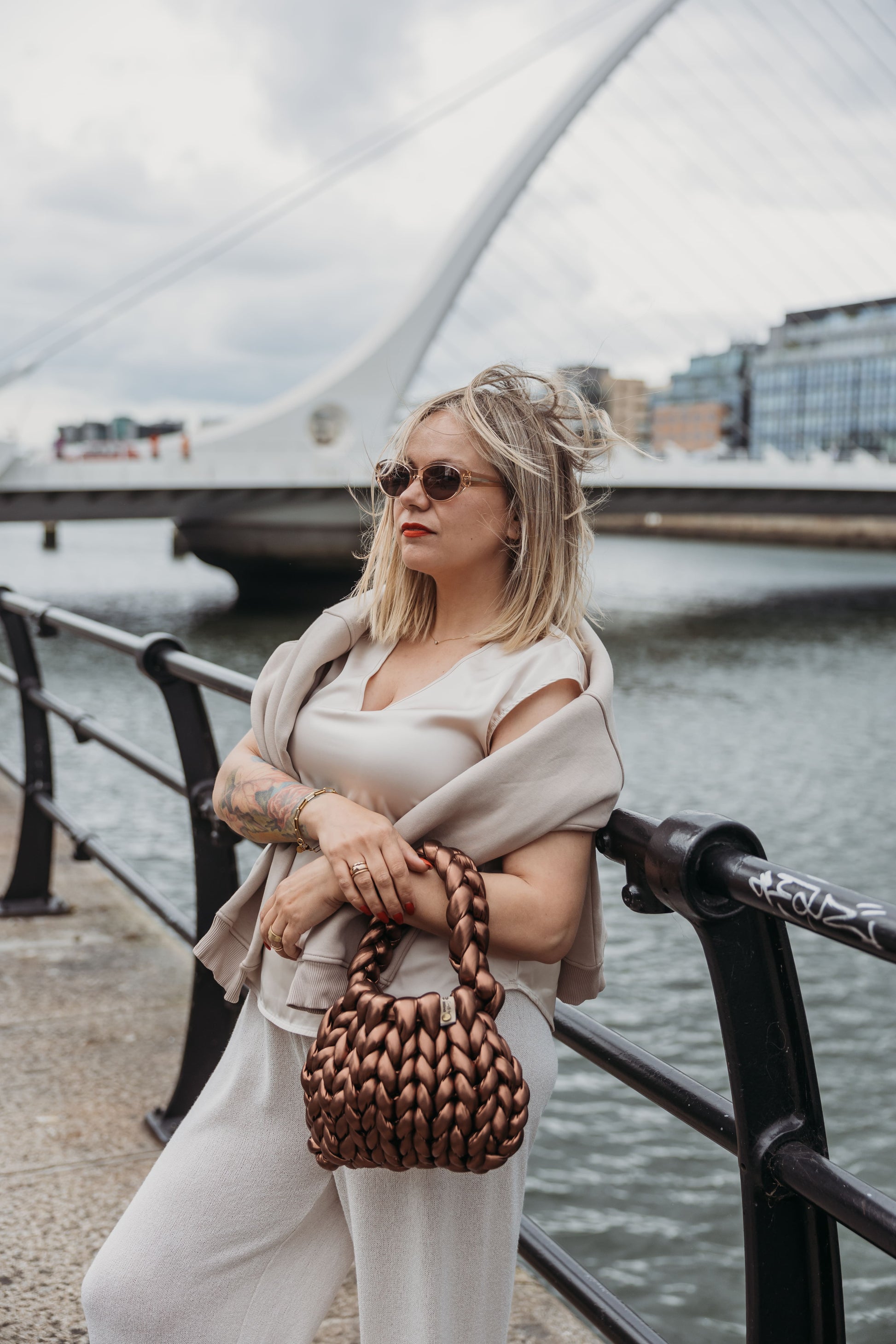 velvet handbag, chunky velvet bag, statement handbag, designer velvet bag, luxury soft bag, handmade velvet bag, unique fashion bag, trendy soft bag, machine washable handbag, elegant evening bag, soft chunky velvet handbag for everyday wear, handmade statement bag with a long handle, luxury machine washable bag for special occasions, unique velvet crossbody bag for women, fashion-forward plush bag with scarf