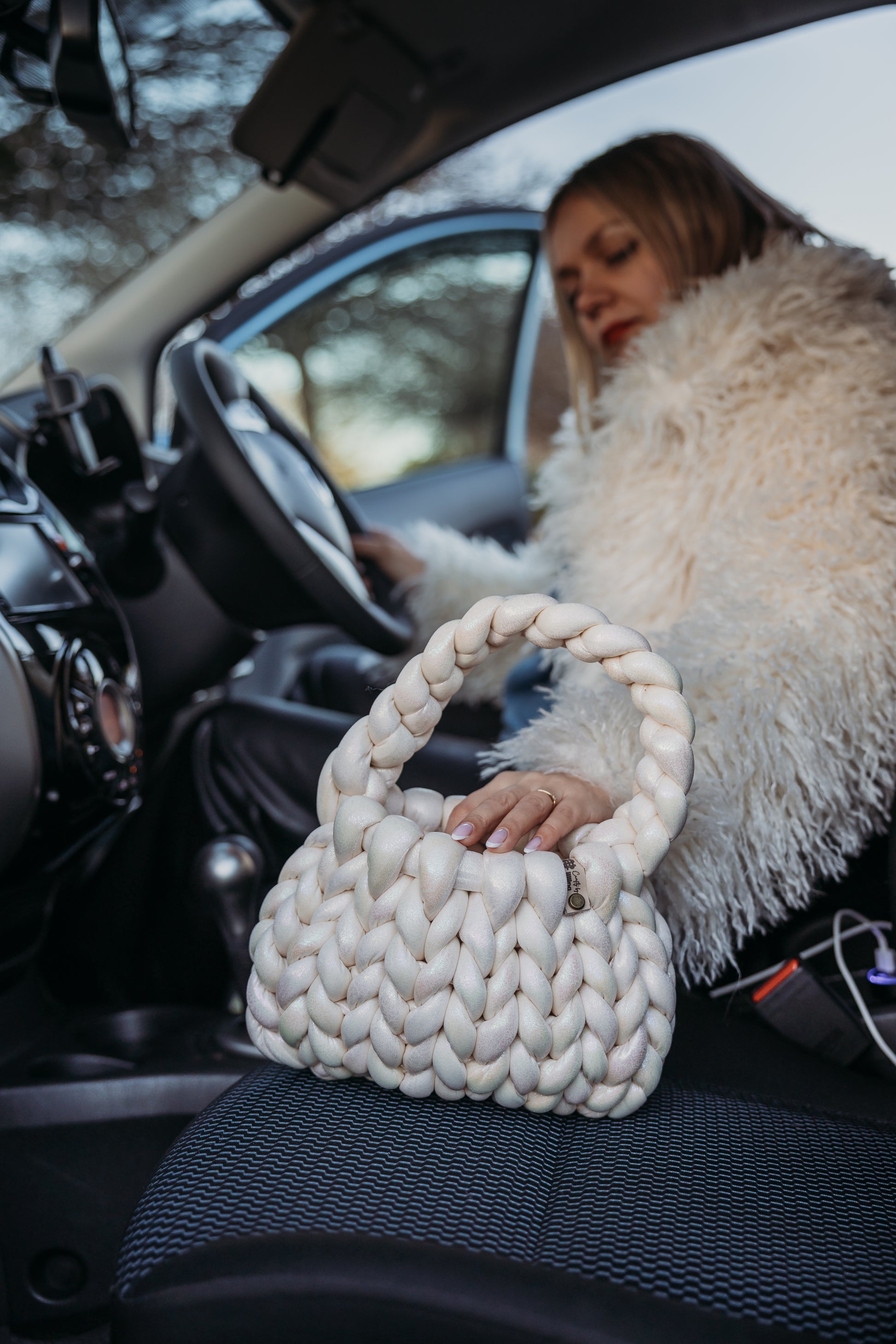 velvet handbag, chunky velvet bag, statement handbag, designer velvet bag, luxury soft bag, handmade velvet bag, unique fashion bag, trendy soft bag, machine washable handbag, elegant evening bag, soft chunky velvet handbag for everyday wear, handmade statement bag with a long handle, luxury machine washable bag for special occasions, unique velvet crossbody bag for women, fashion-forward plush bag with scarf