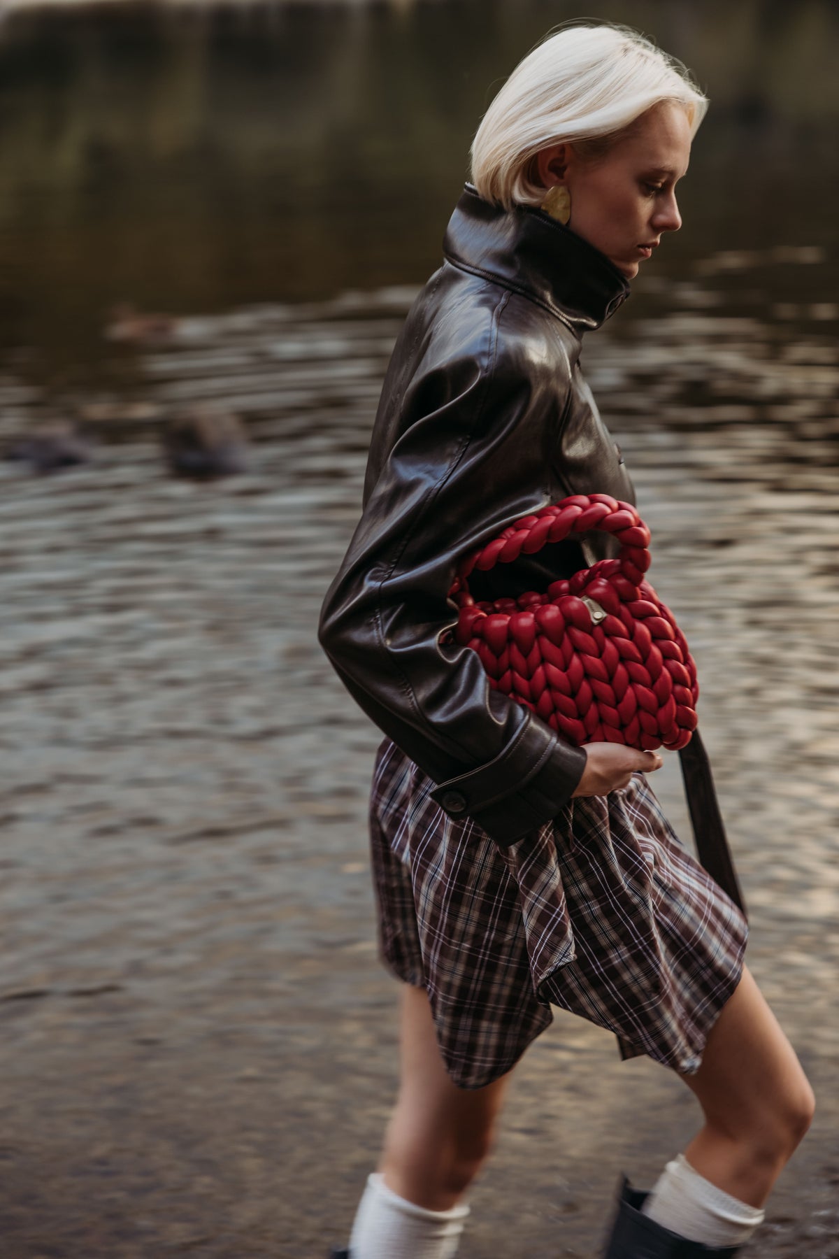 velvet handbag, chunky velvet bag, statement handbag, designer velvet bag, luxury soft bag, handmade velvet bag, unique fashion bag, trendy soft bag, machine washable handbag, elegant evening bag, soft chunky velvet handbag for everyday wear, handmade statement bag with a long handle, luxury machine washable bag for special occasions, unique velvet crossbody bag for women, fashion-forward plush bag with scarf