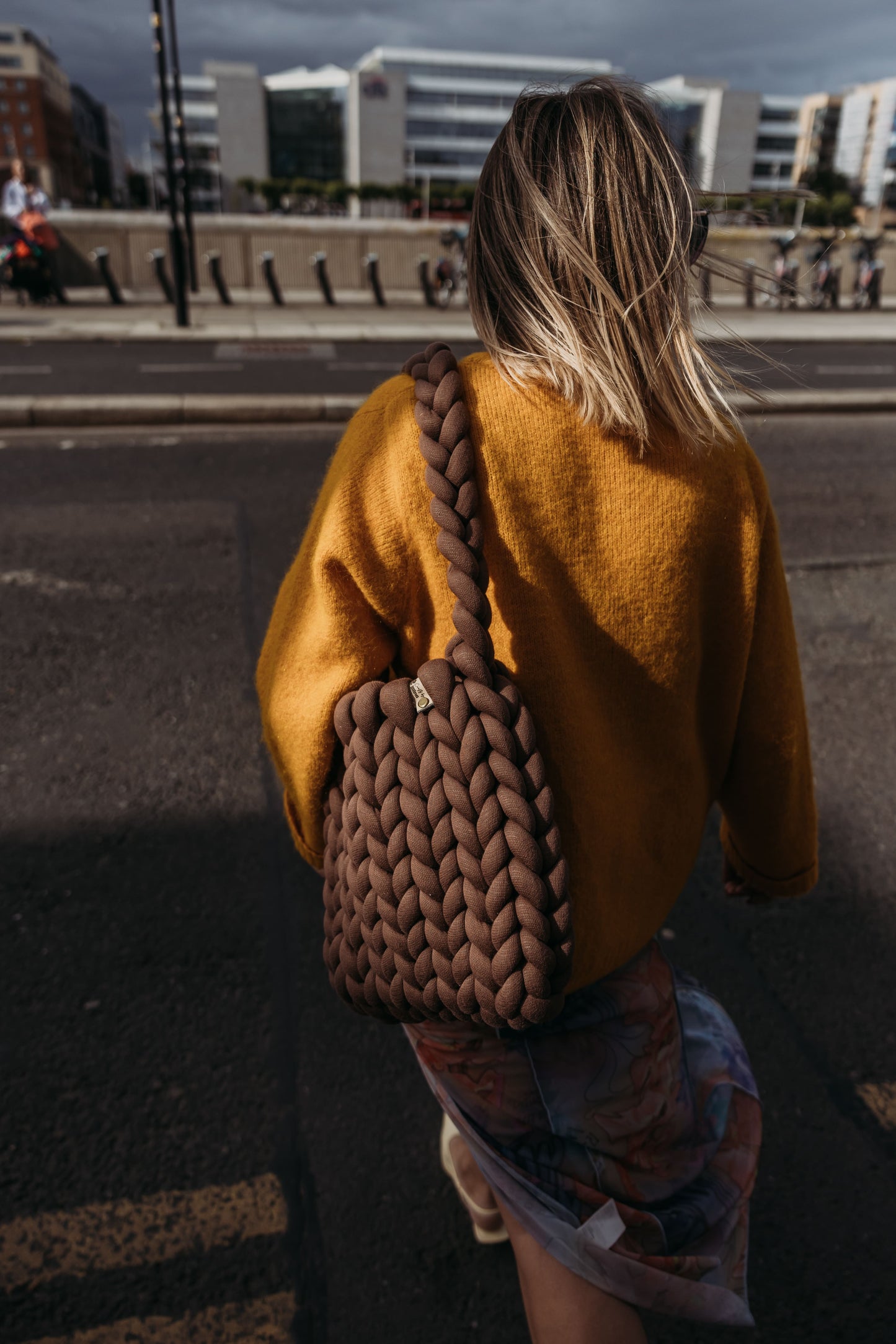 velvet handbag, chunky velvet bag, statement handbag, designer velvet bag, luxury soft bag, handmade velvet bag, unique fashion bag, trendy soft bag, machine washable handbag, elegant evening bag, soft chunky velvet handbag for everyday wear, handmade statement bag with a long handle, luxury machine washable bag for special occasions, unique velvet crossbody bag for women, fashion-forward plush bag with scarf