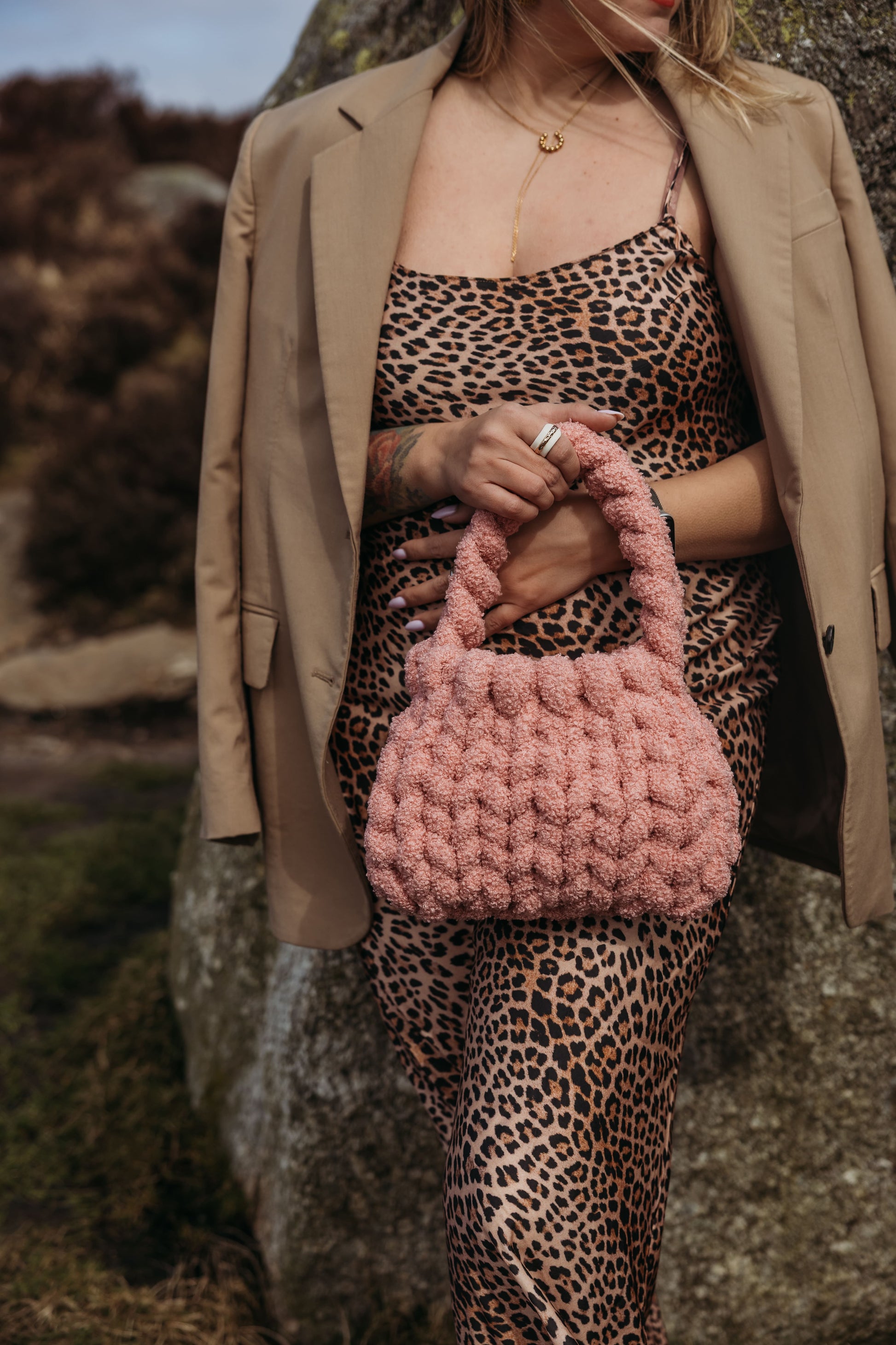 velvet handbag, chunky velvet bag, statement handbag, designer velvet bag, luxury soft bag, handmade velvet bag, unique fashion bag, trendy soft bag, machine washable handbag, elegant evening bag, soft chunky velvet handbag for everyday wear, handmade statement bag with a long handle, luxury machine washable bag for special occasions, unique velvet crossbody bag for women, fashion-forward plush bag with scarf, sponge cake bag, mini sponge cake bag