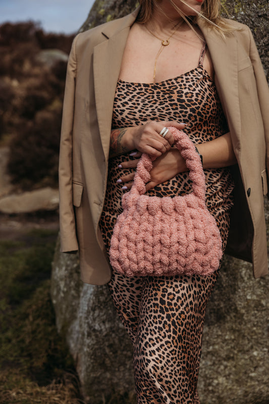 velvet handbag, chunky velvet bag, statement handbag, designer velvet bag, luxury soft bag, handmade velvet bag, unique fashion bag, trendy soft bag, machine washable handbag, elegant evening bag, soft chunky velvet handbag for everyday wear, handmade statement bag with a long handle, luxury machine washable bag for special occasions, unique velvet crossbody bag for women, fashion-forward plush bag with scarf, sponge cake bag, mini sponge cake bag
