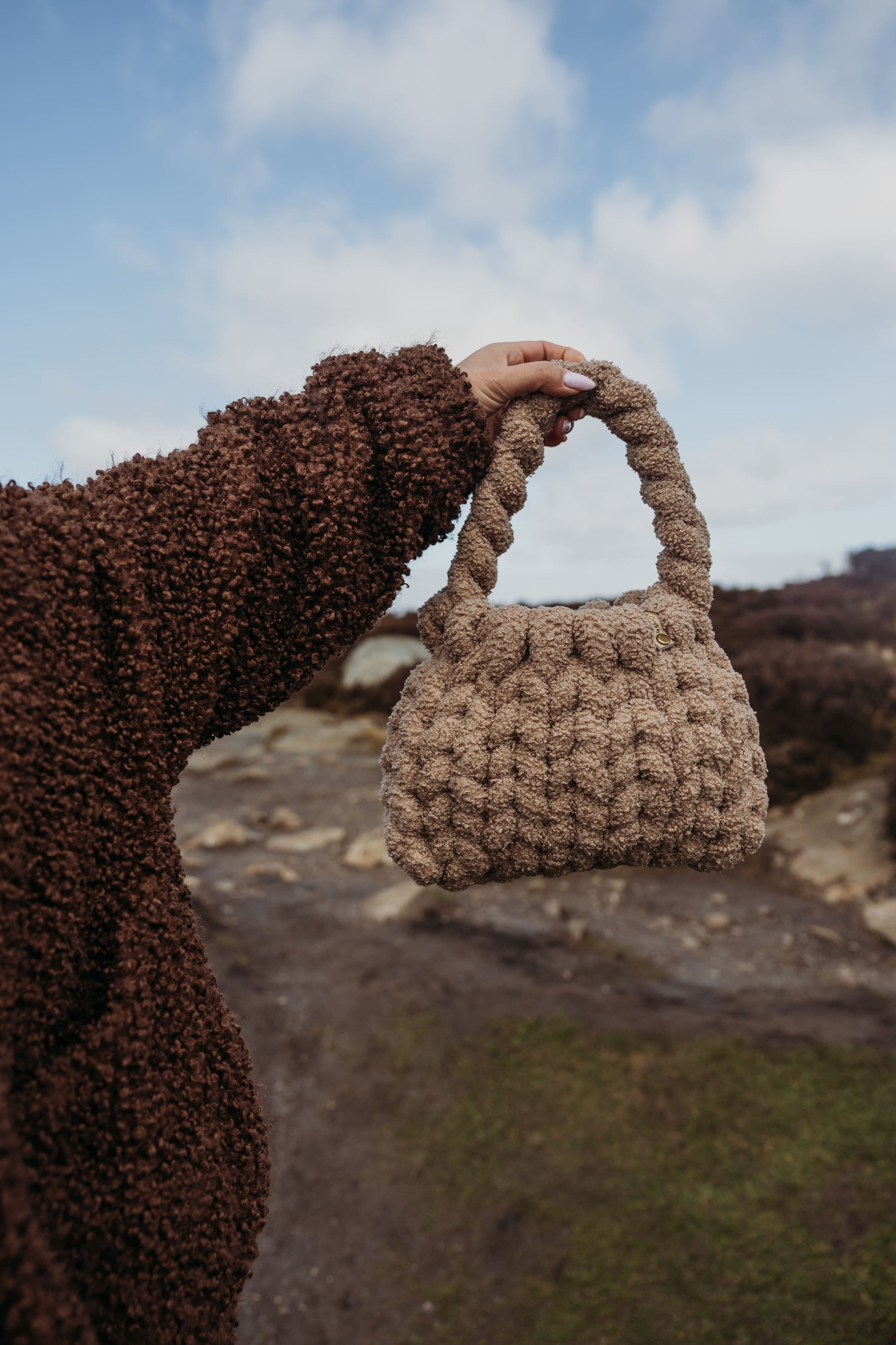 velvet handbag, chunky velvet bag, statement handbag, designer velvet bag, luxury soft bag, handmade velvet bag, unique fashion bag, trendy soft bag, machine washable handbag, elegant evening bag, soft chunky velvet handbag for everyday wear, handmade statement bag with a long handle, luxury machine washable bag for special occasions, unique velvet crossbody bag for women, fashion-forward plush bag with scarf, sponge cake bag, mini sponge cake bag