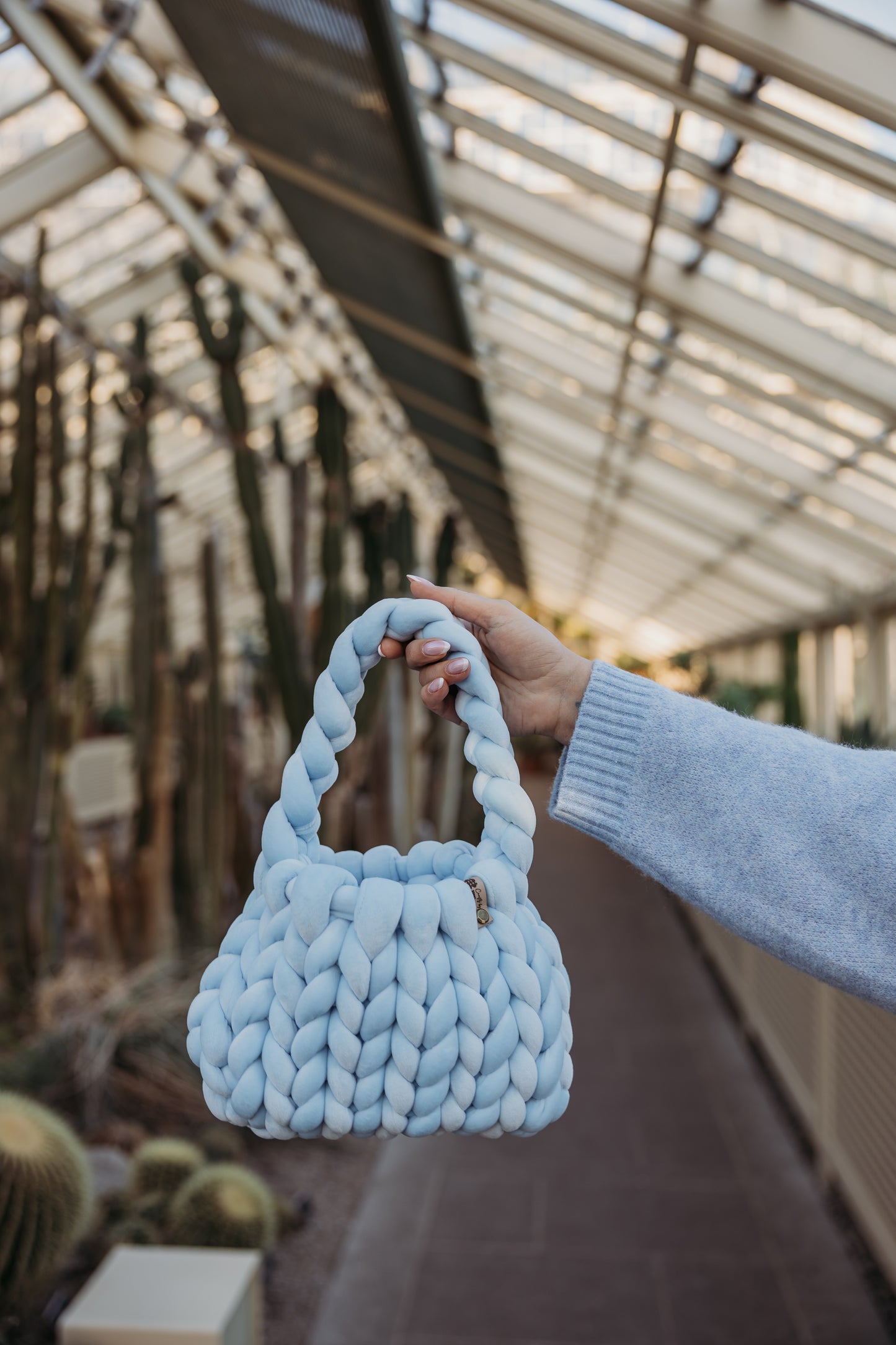 velvet handbag, chunky velvet bag, statement handbag, designer velvet bag, luxury soft bag, handmade velvet bag, unique fashion bag, trendy soft bag, machine washable handbag, elegant evening bag, soft chunky velvet handbag for everyday wear, handmade statement bag with a long handle, luxury machine washable bag for special occasions, unique velvet crossbody bag for women, fashion-forward plush bag with scarf