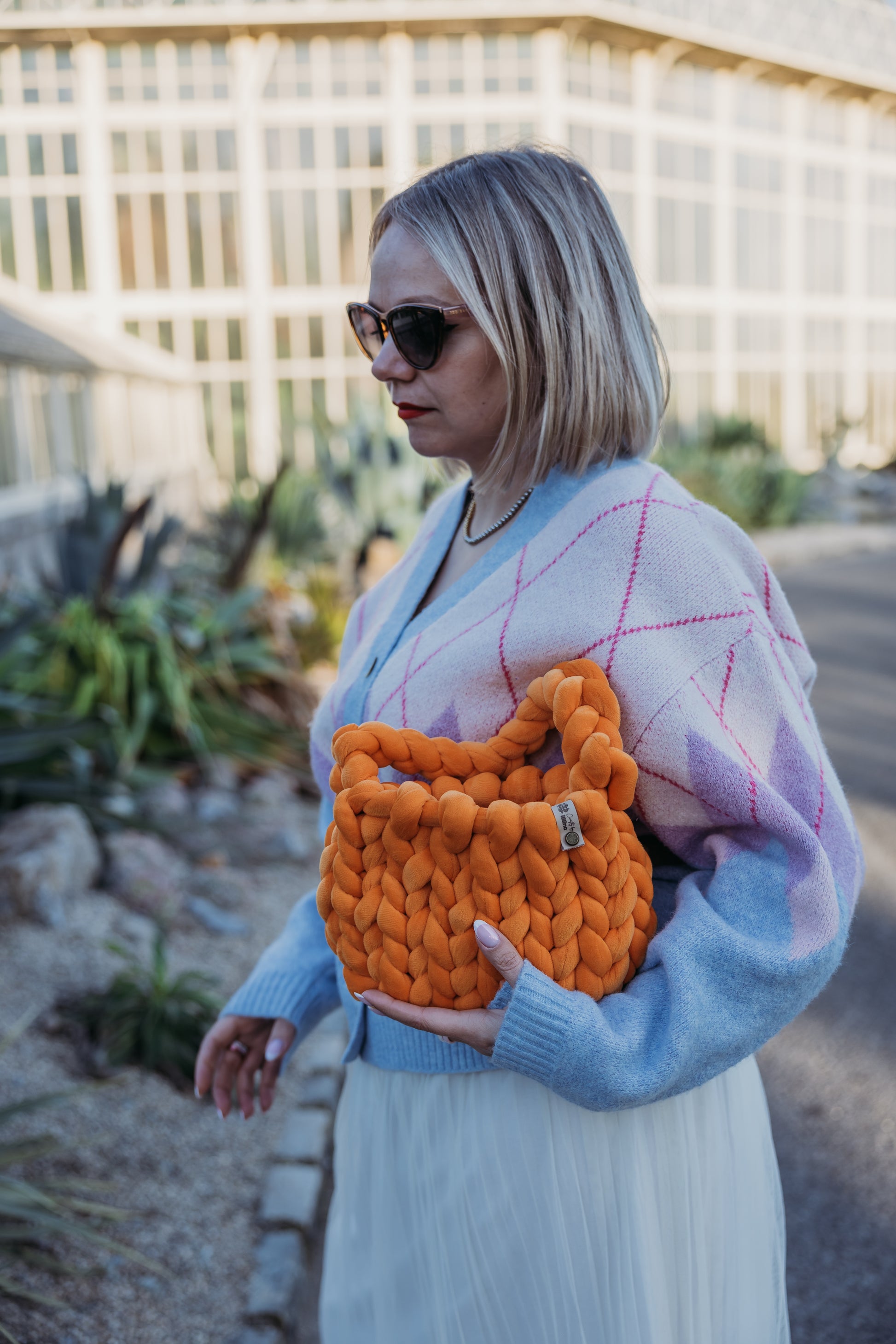 velvet handbag, chunky velvet bag, statement handbag, designer velvet bag, luxury soft bag, handmade velvet bag, unique fashion bag, trendy soft bag, machine washable handbag, elegant evening bag, soft chunky velvet handbag for everyday wear, handmade statement bag with a long handle, luxury machine washable bag for special occasions, unique velvet crossbody bag for women, fashion-forward plush bag with scarf