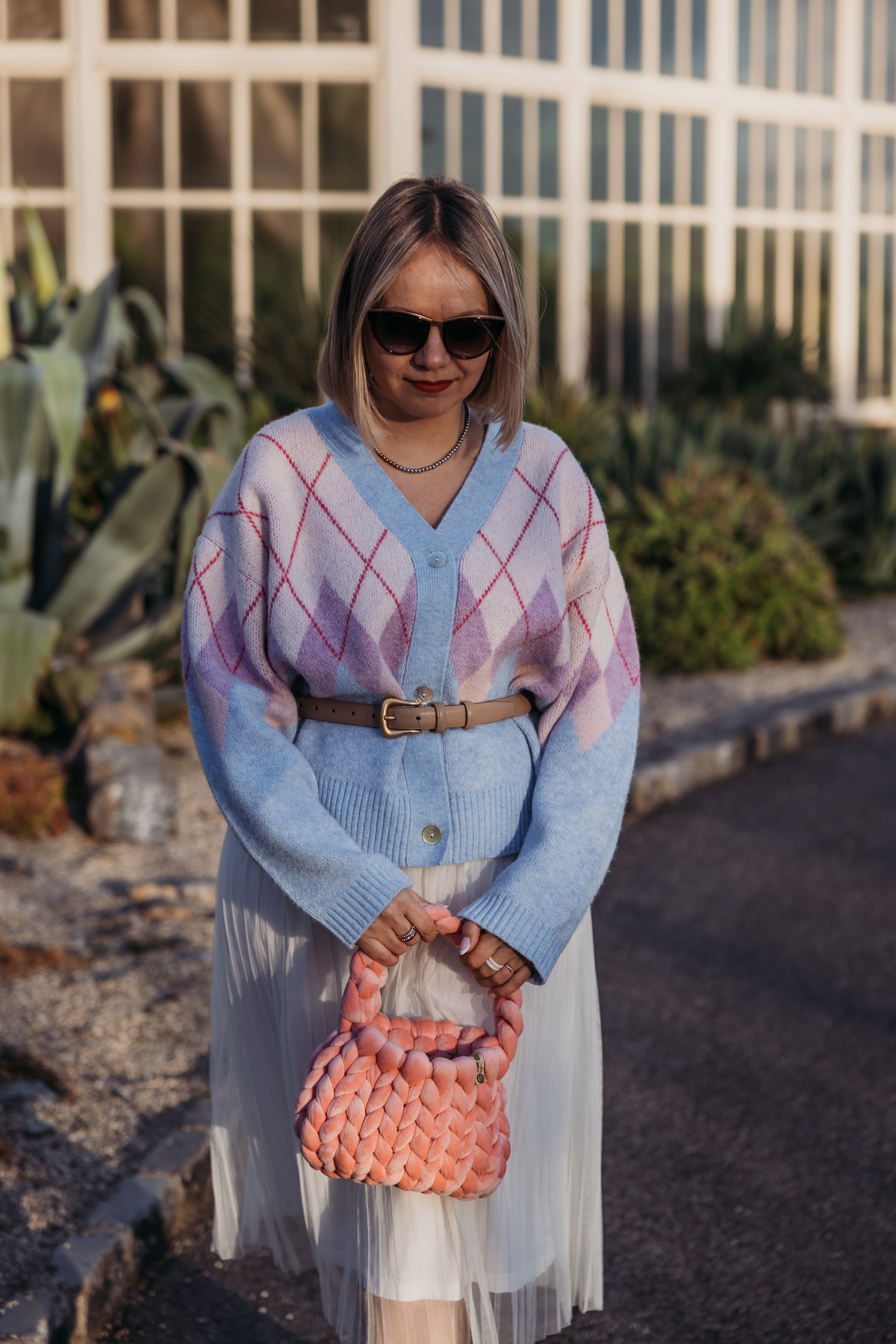 velvet handbag, chunky velvet bag, statement handbag, designer velvet bag, luxury soft bag, handmade velvet bag, unique fashion bag, trendy soft bag, machine washable handbag, elegant evening bag, soft chunky velvet handbag for everyday wear, handmade statement bag with a long handle, luxury machine washable bag for special occasions, unique velvet crossbody bag for women, fashion-forward plush bag with scarf