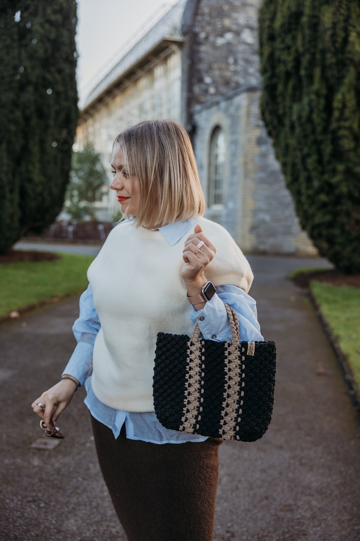 velvet handbag, chunky velvet bag, statement handbag, designer velvet bag, luxury soft bag, handmade velvet bag, unique fashion bag, trendy soft bag, machine washable handbag, elegant evening bag, soft chunky velvet handbag for everyday wear, handmade statement bag with a long handle, luxury machine washable bag for special occasions, unique velvet crossbody bag for women, fashion-forward plush bag with scarf